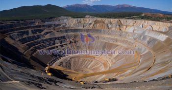 Molybdenum-vanadium ore picture