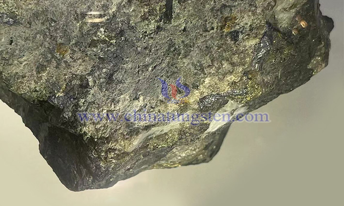 Tungsten ore picture