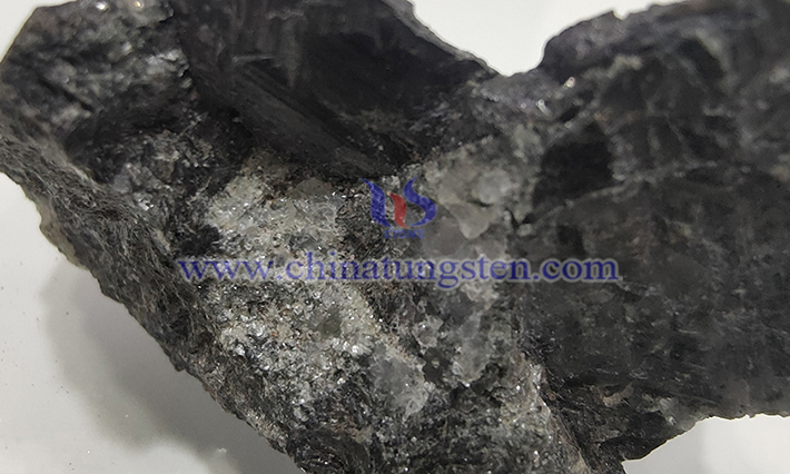 tungsten ore image