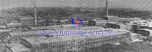 1955年3月，開工建設(shè)中的廠房