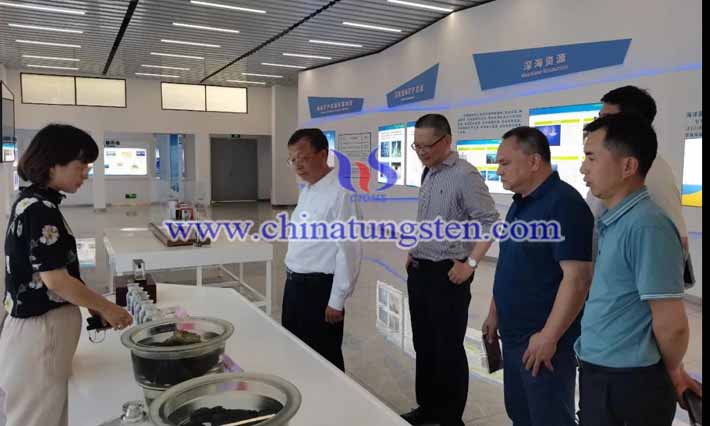 鎢協(xié)會(huì)長(zhǎng)到長(zhǎng)沙科研單位、高校及企業(yè)調(diào)研圖片