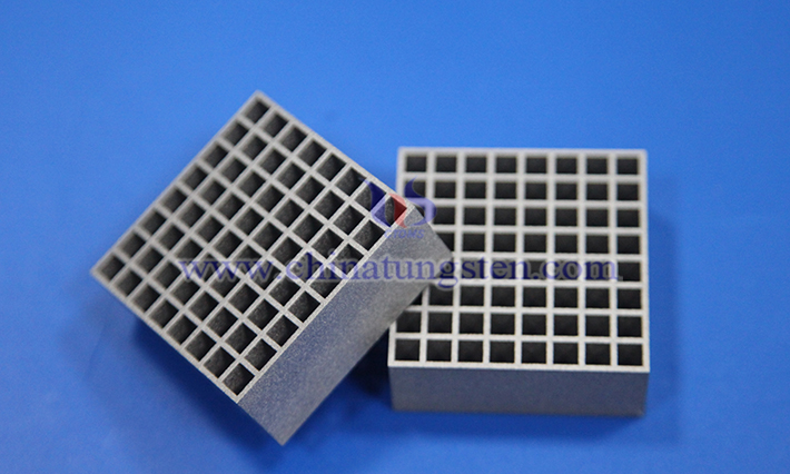 中鎢智造鎢合金準(zhǔn)直器圖片